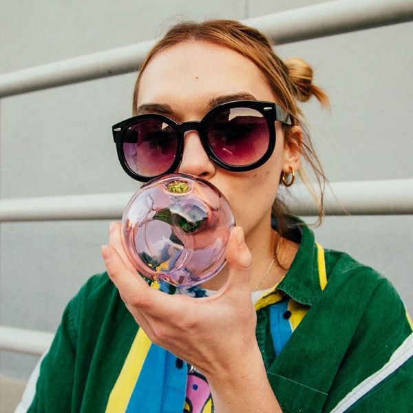 Persikofärgad glaspipa (Goody Glass)