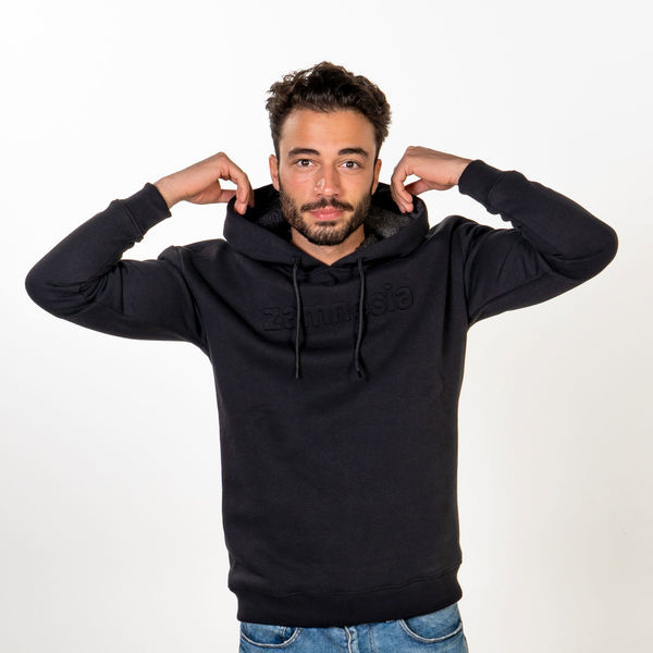 Zamnesia hoodie med präglad logga | svart