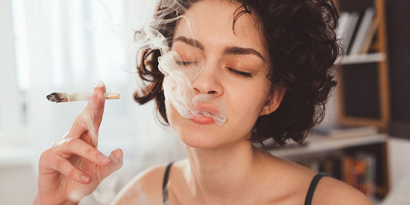 Jämför cannabis med traditionella psykedelika Jämför cannabis med traditionella psykedelika