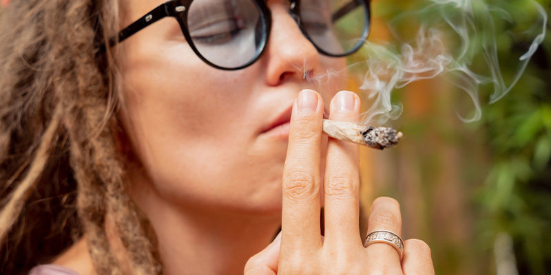 Röka cannabis Smoking cannabis