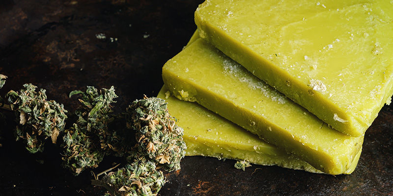 Göra cannabutter eller olja Making cannabutter or oil