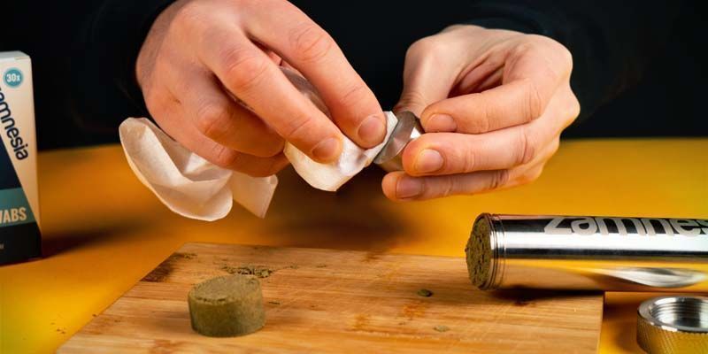 Så rengör du en pollenpress How To Clean A Pollen Press