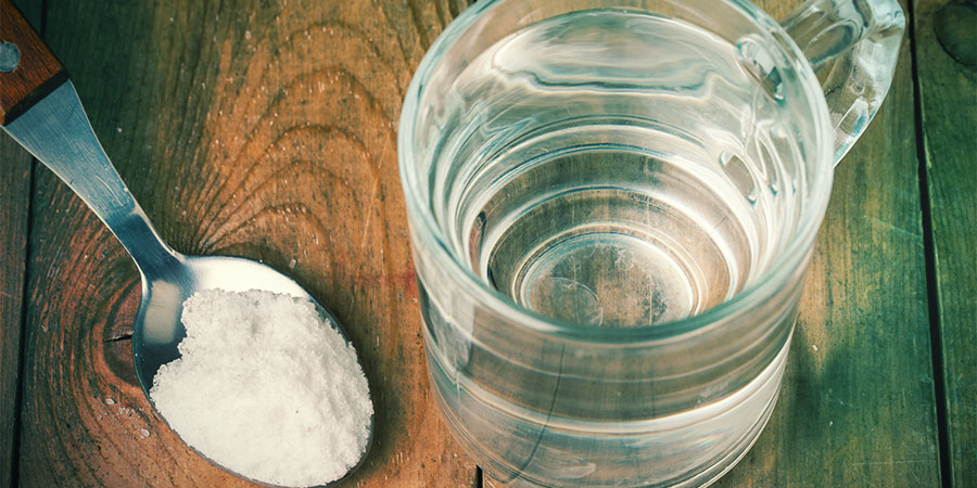 Gurgla saltvatten Gargle Salt Water