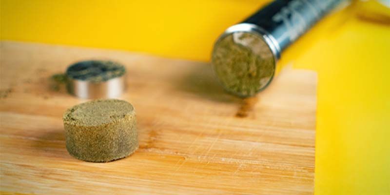 Pressa kief för att göra hasch Press Kief To Make Hash