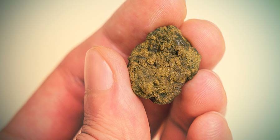 HASCH: TÄTTPACKAT, PRECIS SOM DEN OFFENTLIGA HELGDAGSKALENDERN FÖR CANNABIS