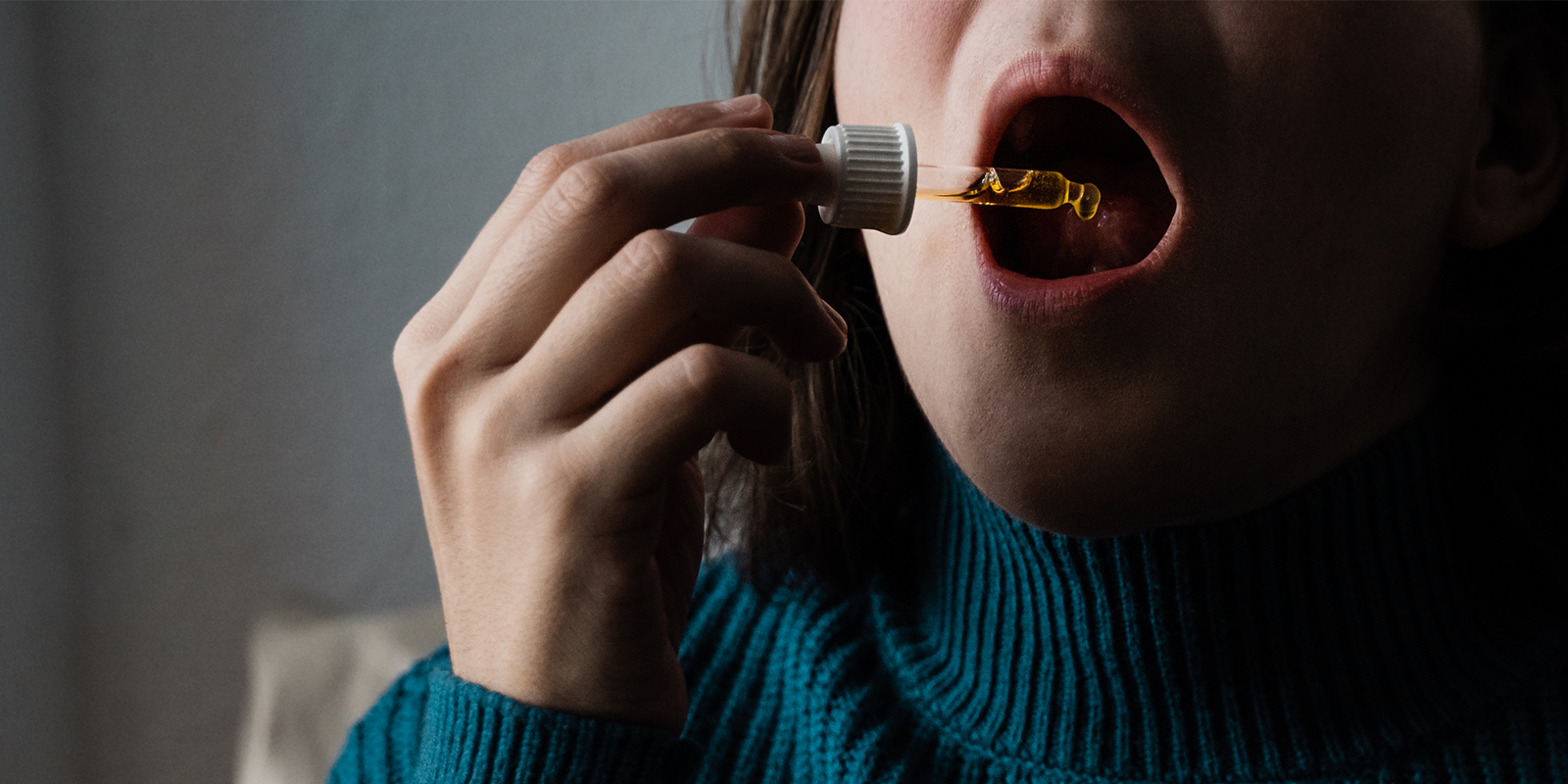 Så använder du CBD-olja på ett säkert sätt How to use CBD oil safely
