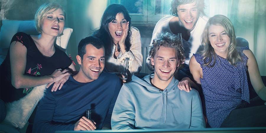 Njut av dina favoritfilmer och serier Indulge In Your Favourite Films And Series