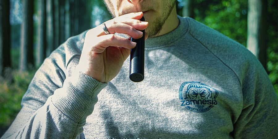 Hur skiljer sig ätbara cannabisprodukter från andra sätt att använda cannabis, som att röka/vejpning? Hur skiljer sig ätbara cannabisprodukter från andra sätt att använda cannabis, som att röka/vejpning?