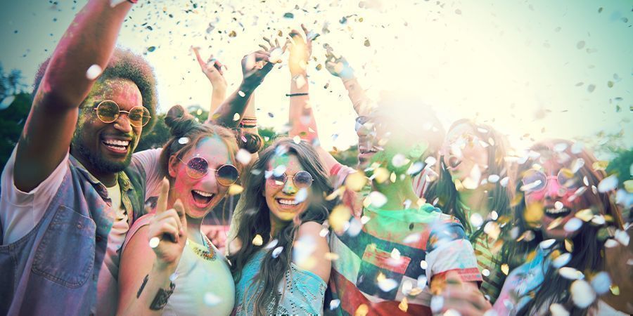 Besök någon av de många festivalerna Besök någon av de många festivalerna
