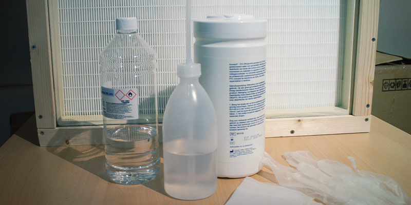 Så rengör du en laminärt flödesbänk Rengör en laminärt flödesbänk