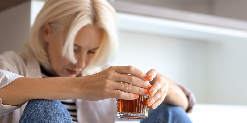 Hur interagerar kratom med andra läkemedel och substanser? How does kratom interact with other medications and substances?