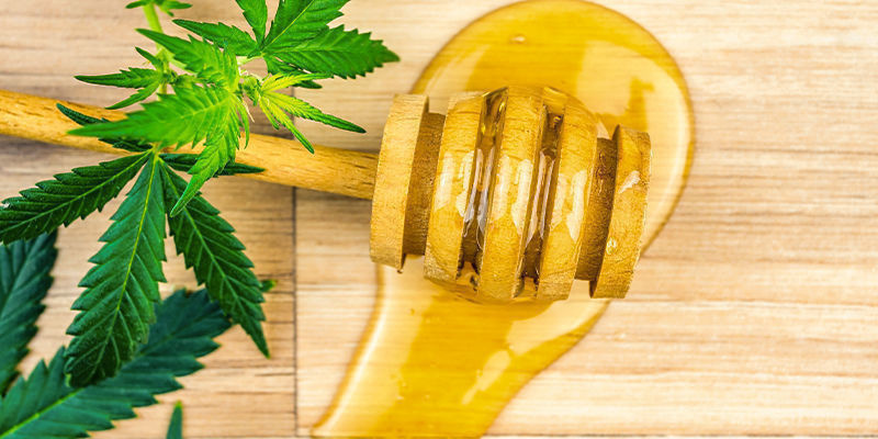 Cannabisinfuserat honungssmör Cannabis-Infused Honey Butter