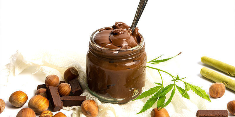 Cannabisinfuserad Nutella Cannabis-Infused Nutella