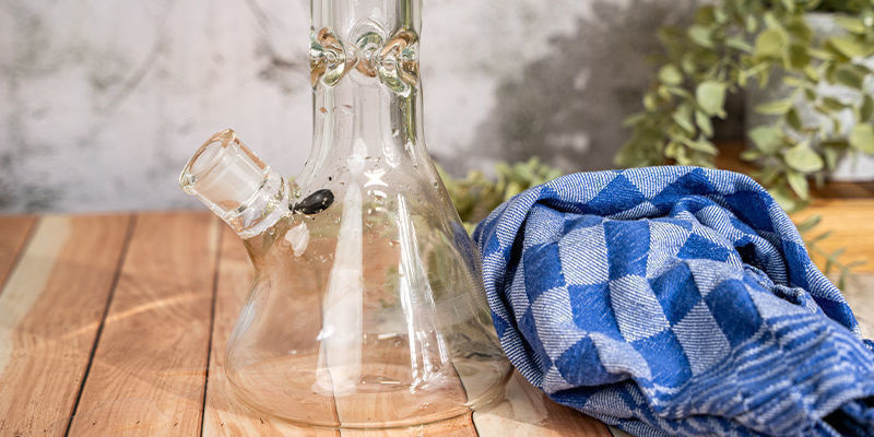 Avslutningsvis sköljer du bongen, låter den torka och sen är det bara att köra Lastly, give your bong a rinse, let it dry, and you're good to go