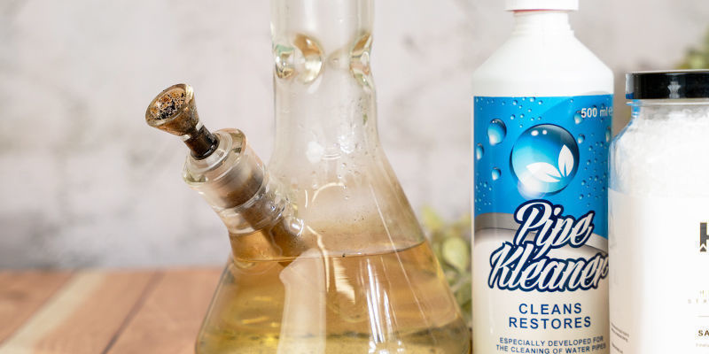 Varför behöver du rengöra din bong? Why do you need to clean your bong?