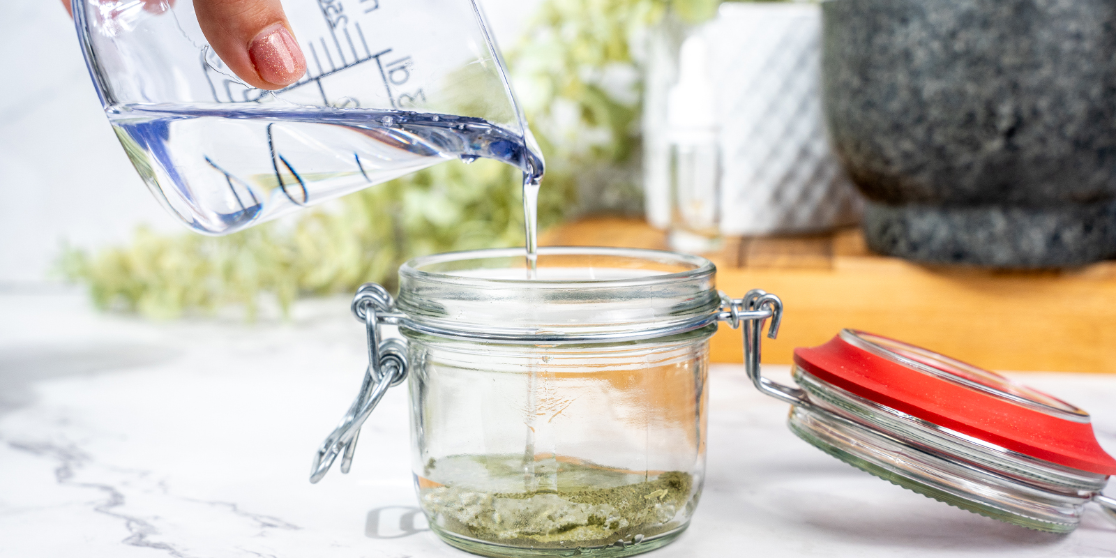 Steg 2: Låt lösningsmedlet dra Step 2: Infuse your solvent