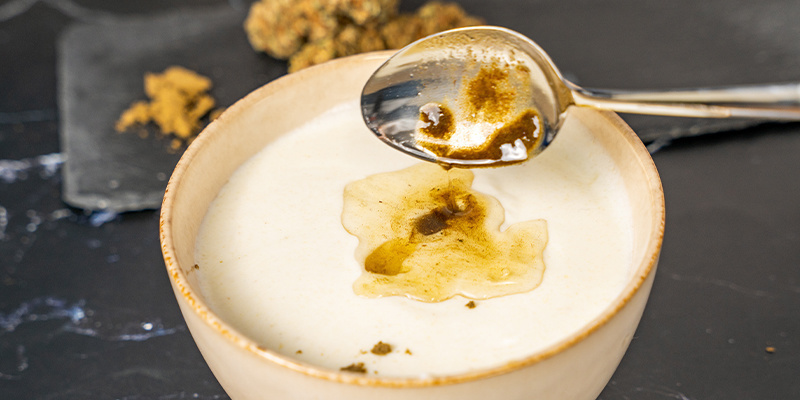 När du är nöjd med blandningen är det bara att röra ner den i din yoghurt—klart! När du är nöjd med blandningen är det bara att röra ner den i din yoghurt—klart!