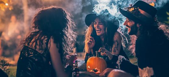 De bästa cannabissorterna och aktiviteterna för stoners till halloween