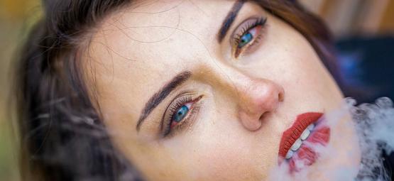 Varför cannabis ger röda ögon (och vad du kan göra åt det)